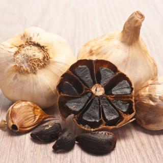 Knoblauch schwarz